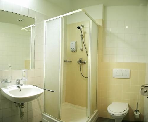 Hotel Maxim Svätý Jur Exteriör bild