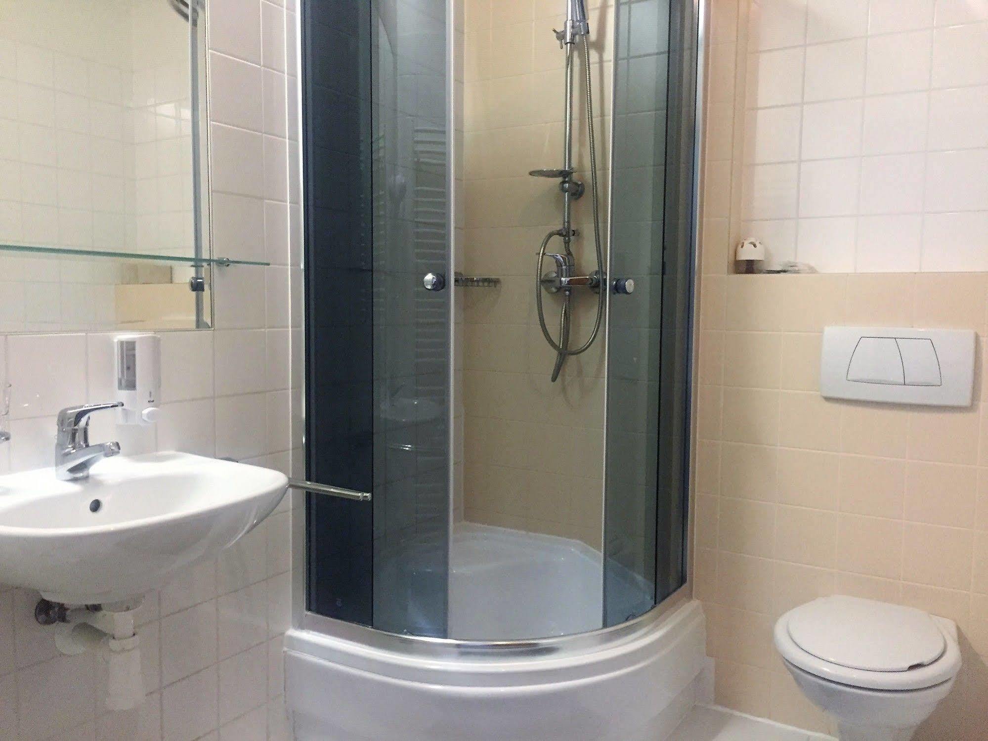 Hotel Maxim Svätý Jur Exteriör bild